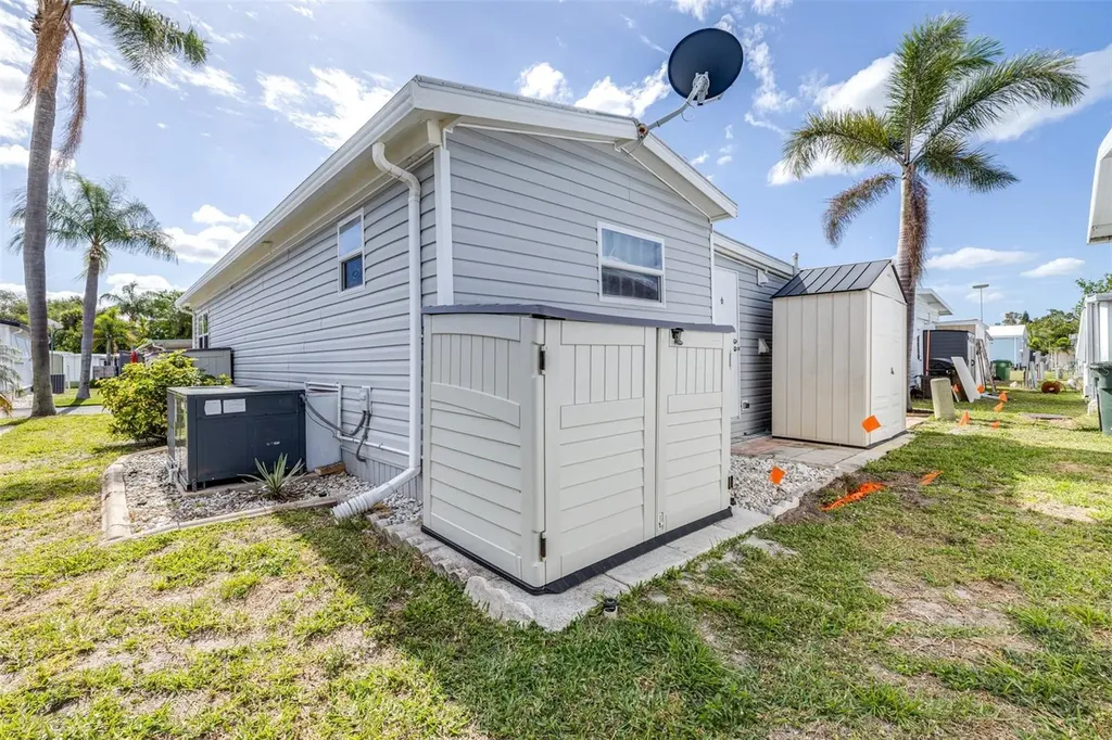 2712 17th Street Lane W Bradenton FL 34205