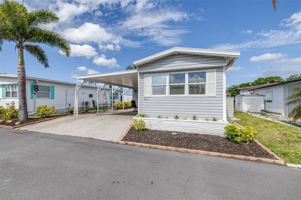 2712 17th Street Lane W Bradenton FL 34205