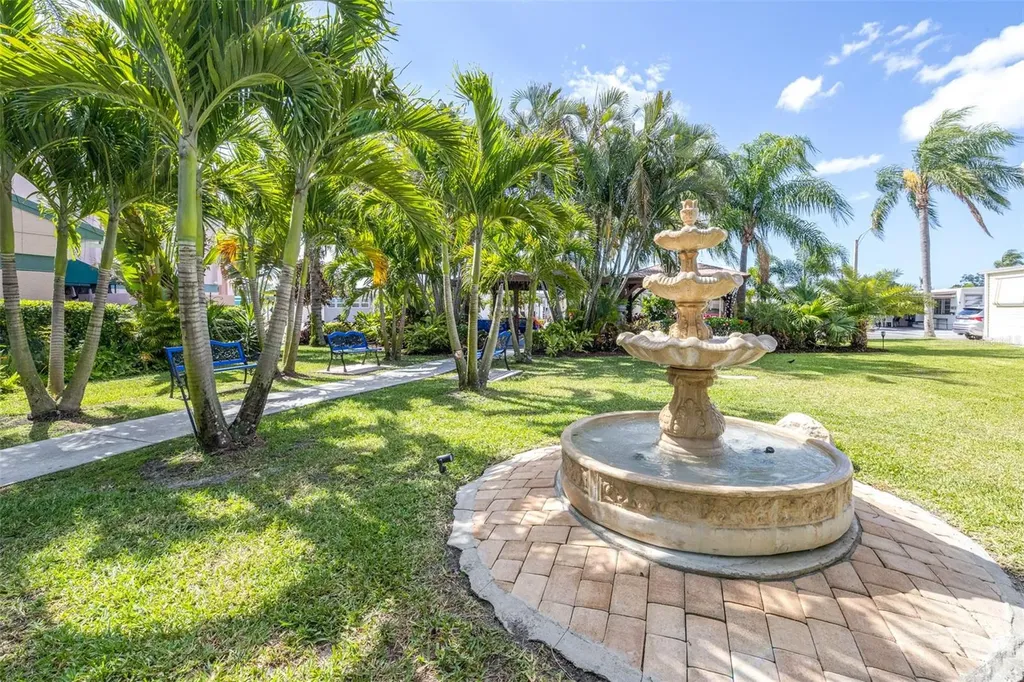 2712 17th Street Lane W Bradenton FL 34205