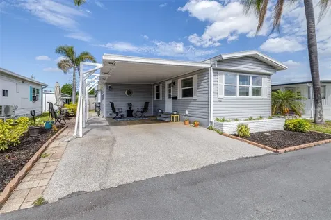 2712 17th Street Lane W Bradenton FL 34205
