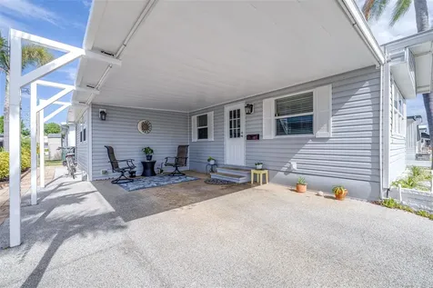 2712 17th Street Lane W Bradenton FL 34205