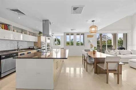 Cond D'villas Carr 833 Km 11.8 Guaynabo PR 00971