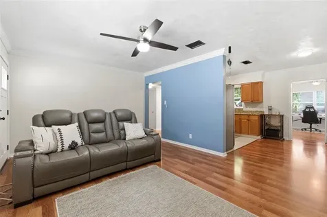 2419 36th Avenue N St Petersburg FL 33713
