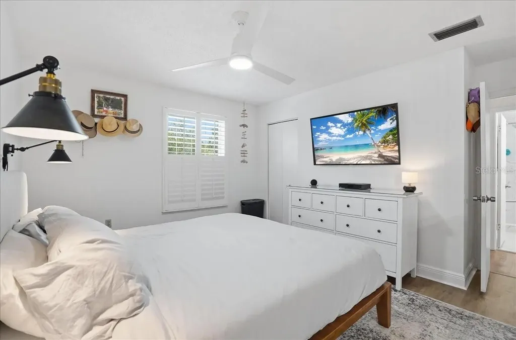 4138 37th Street S St Petersburg FL 33711
