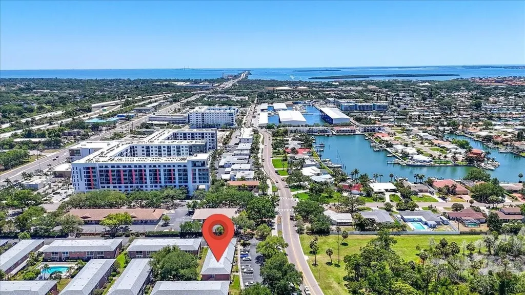 4138 37th Street S St Petersburg FL 33711