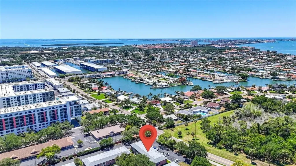 4138 37th Street S St Petersburg FL 33711