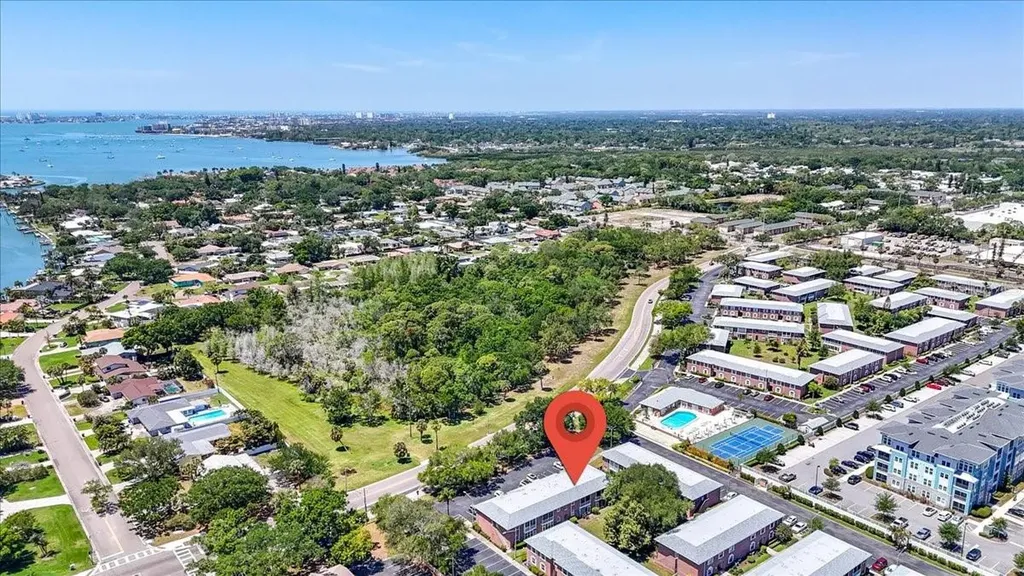 4138 37th Street S St Petersburg FL 33711