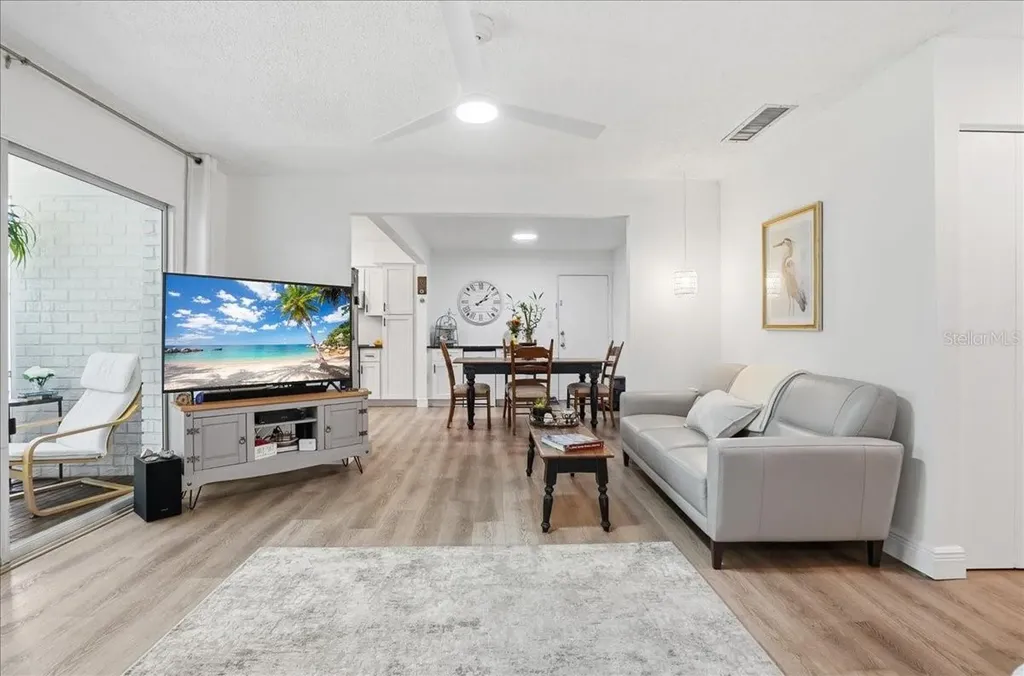 4138 37th Street S St Petersburg FL 33711