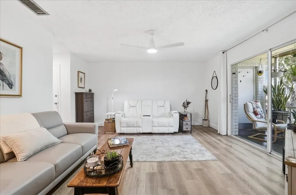 4138 37th Street S St Petersburg FL 33711