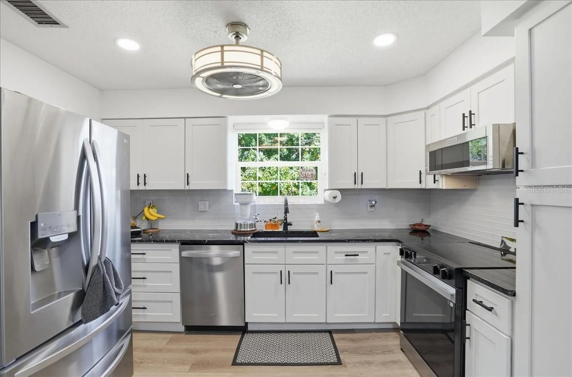 4138 37th Street S St Petersburg FL 33711