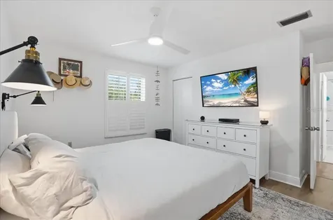4138 37th Street S St Petersburg FL 33711