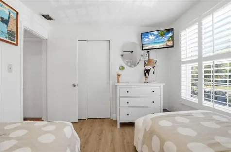 4138 37th Street S St Petersburg FL 33711