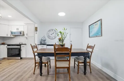 4138 37th Street S St Petersburg FL 33711