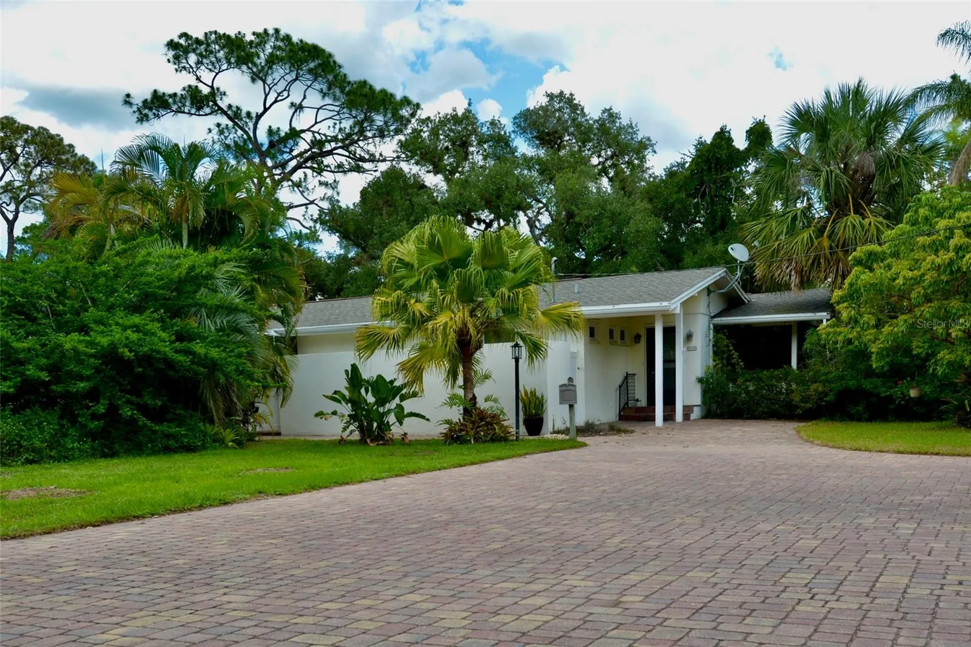 18220 Elmwood Drive Alva FL 33920
