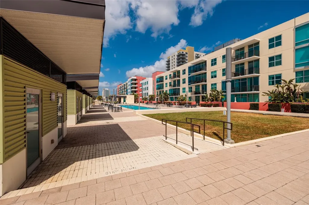 1208 E Kennedy Boulevard Tampa FL 33602