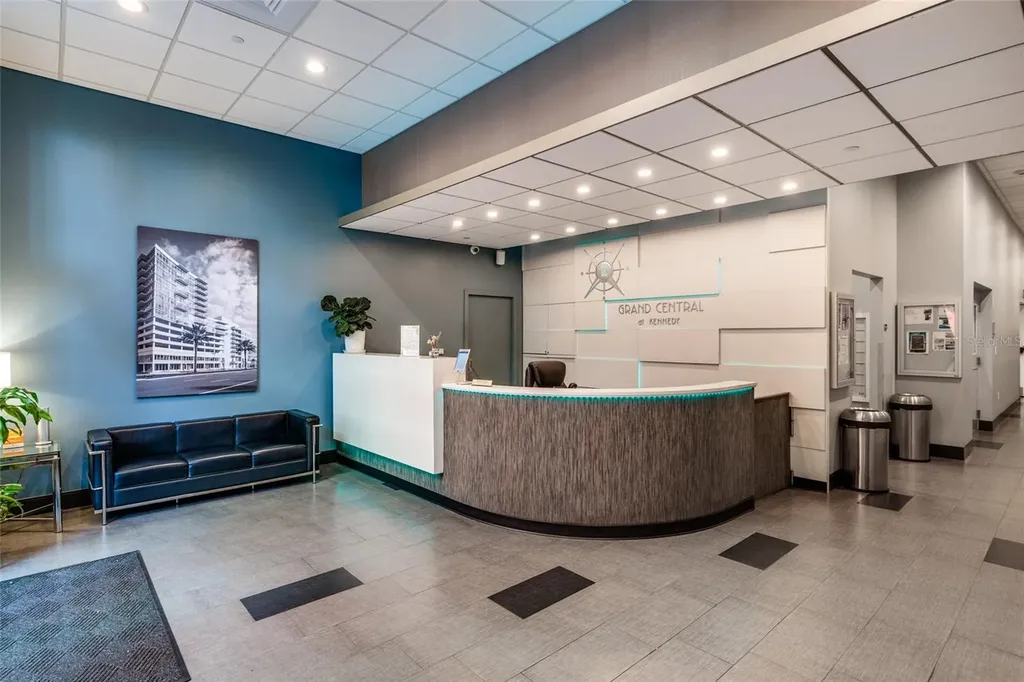 1208 E Kennedy Boulevard Tampa FL 33602