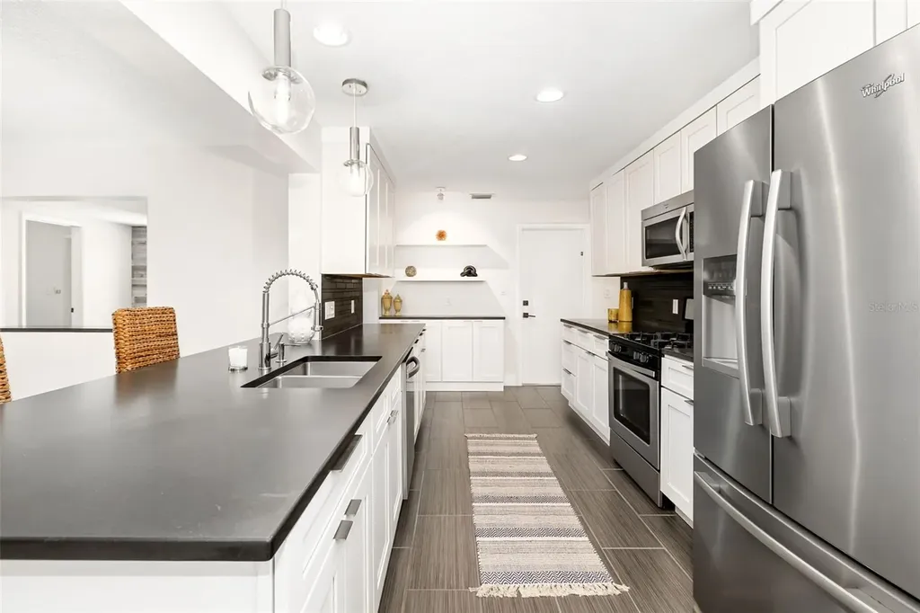 4462 39th Street S St Petersburg FL 33711
