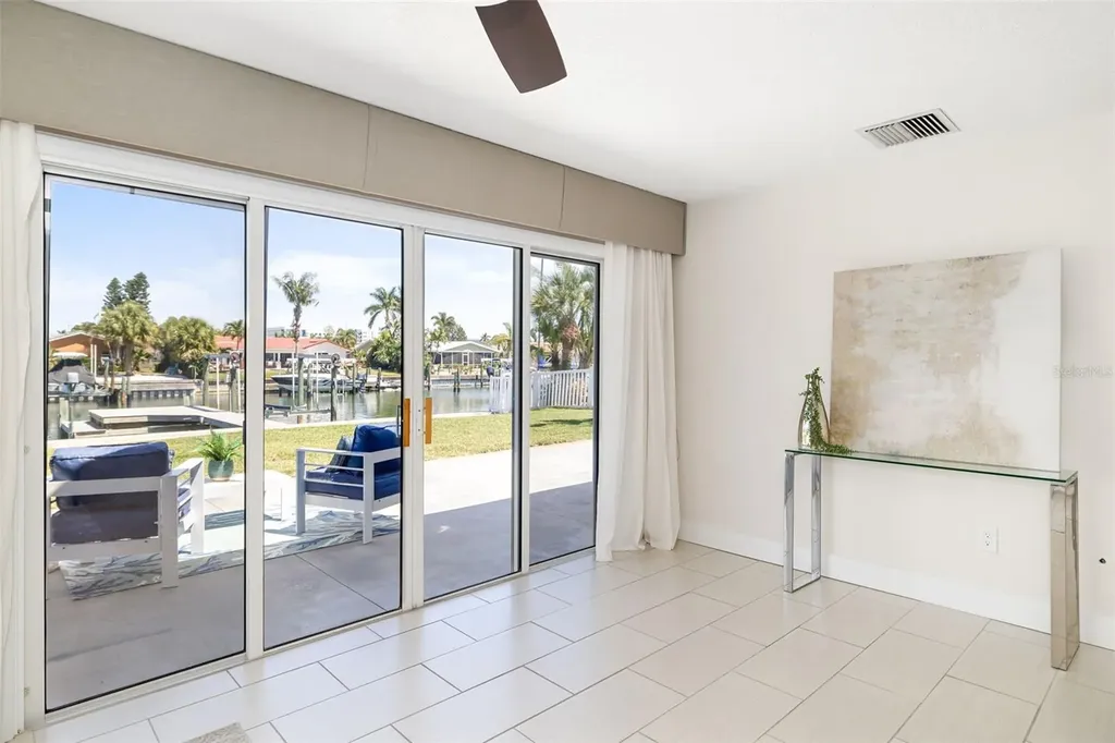 4462 39th Street S St Petersburg FL 33711