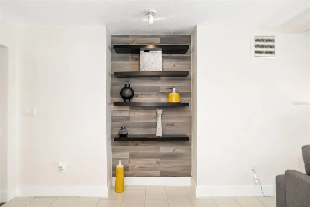 4462 39th Street S St Petersburg FL 33711