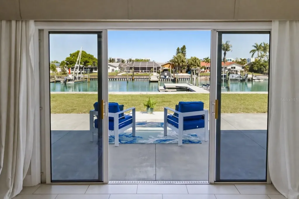 4462 39th Street S St Petersburg FL 33711
