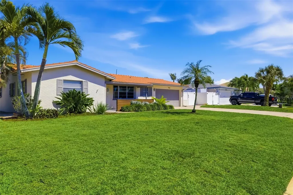 4462 39th Street S St Petersburg FL 33711