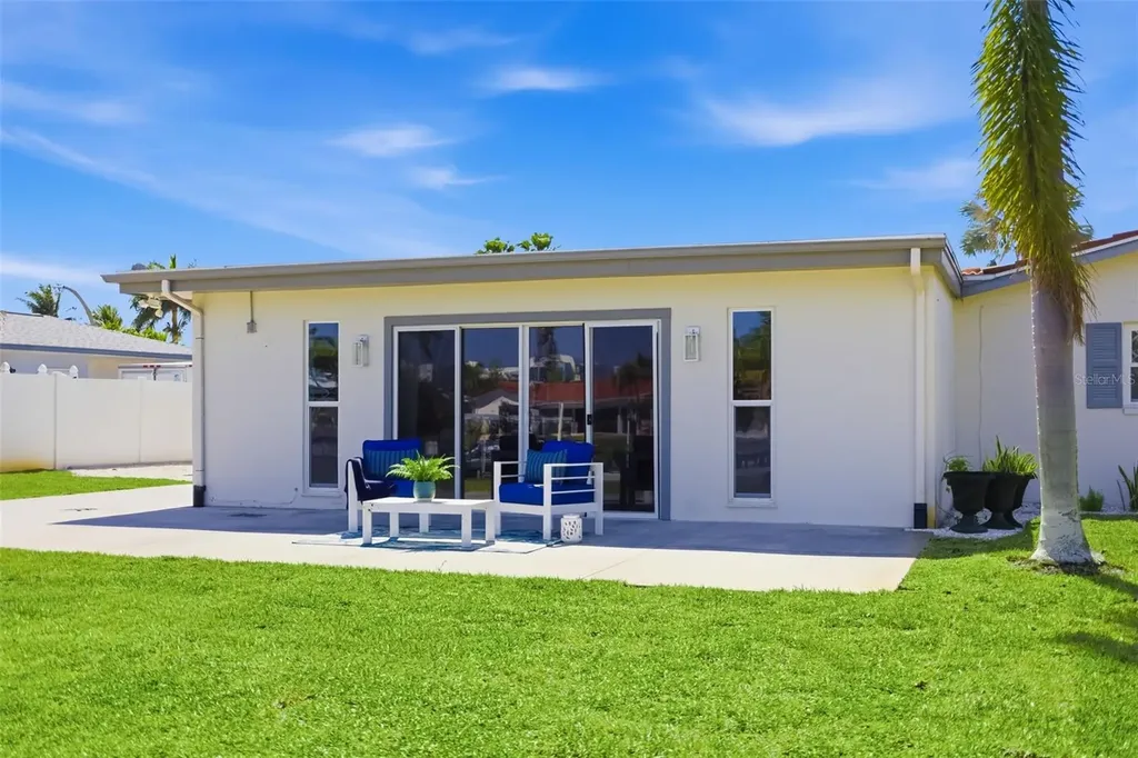 4462 39th Street S St Petersburg FL 33711