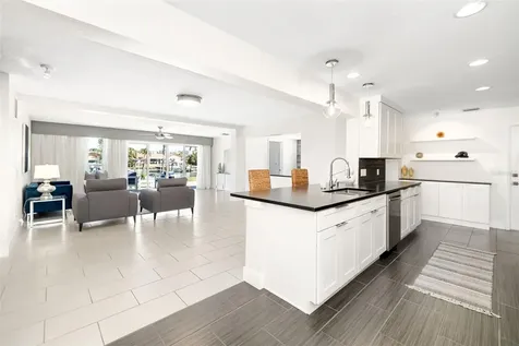 4462 39th Street S St Petersburg FL 33711