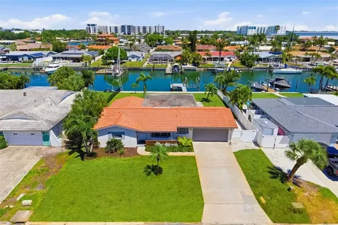 4462 39th Street S St Petersburg FL 33711