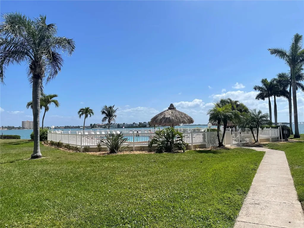 6343 Palma Del Mar Boulevard S St Petersburg FL 33715