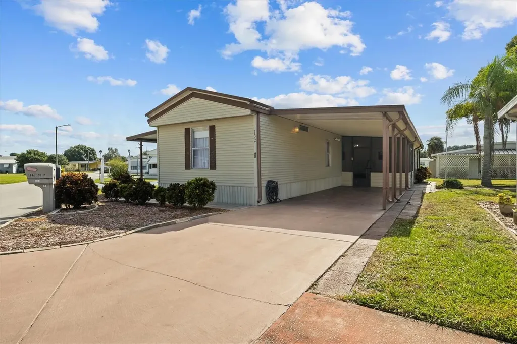 132 Orangewood Drive Lake Wales FL 33898