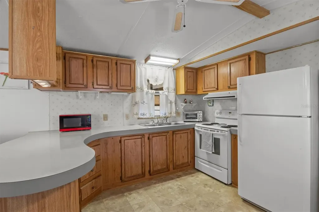 132 Orangewood Drive Lake Wales FL 33898