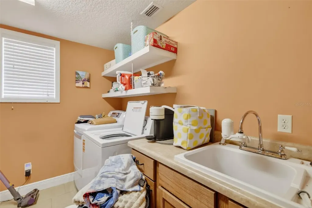 5713 Lake Street Mount Dora FL 32757