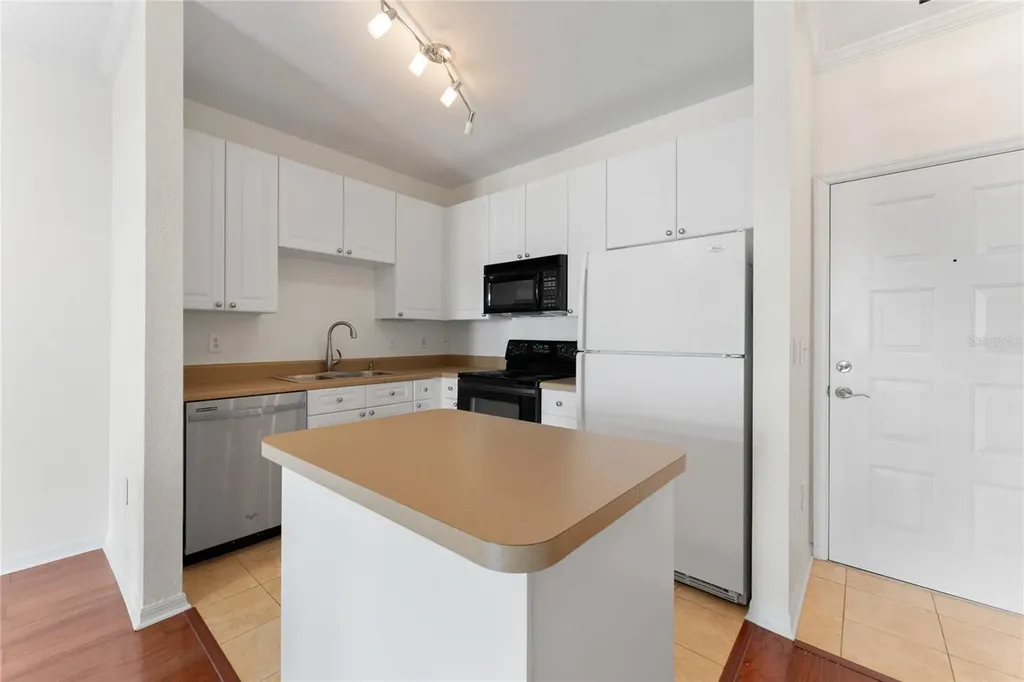 4221 W Spruce Street Tampa FL 33607