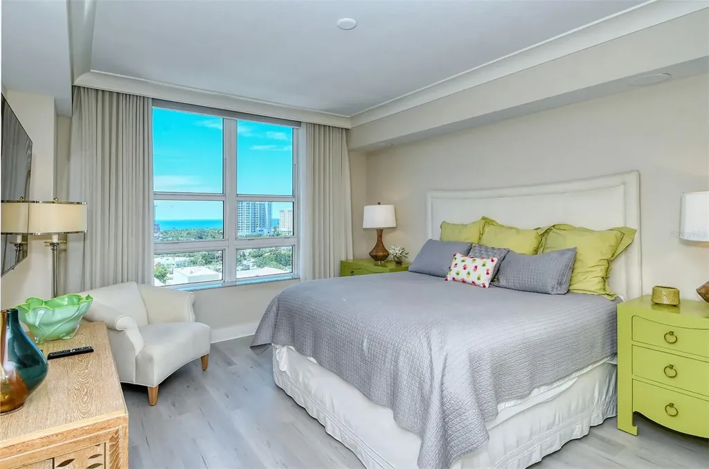 1350 Main Street Sarasota FL 34236