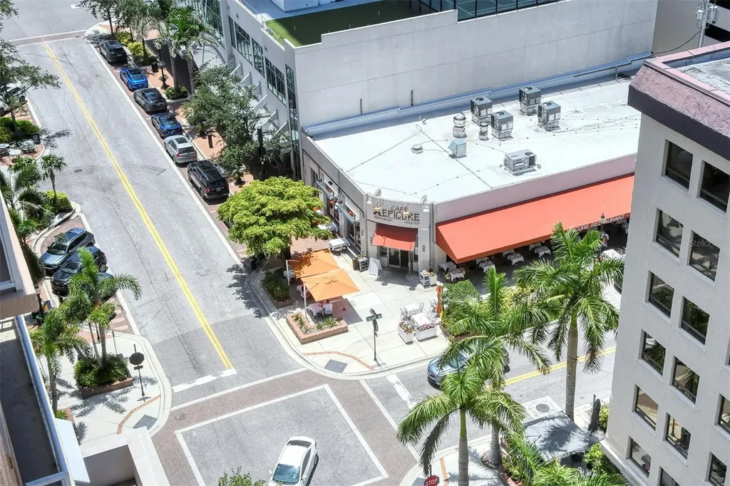 1350 Main Street Sarasota FL 34236