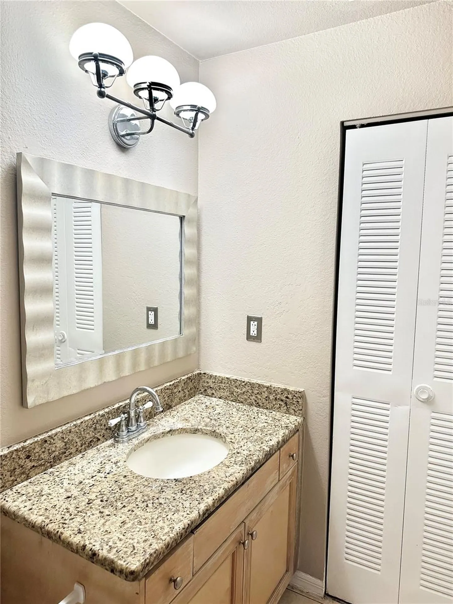 1055 S Hiawassee Road Orlando FL 32835