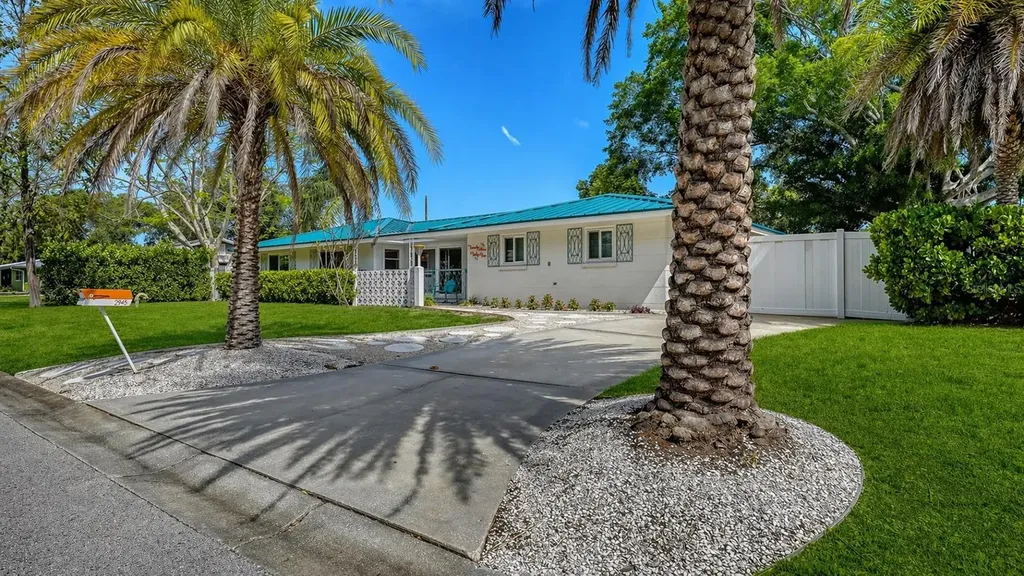 2945 Upper Tangelo Drive Sarasota FL 34239