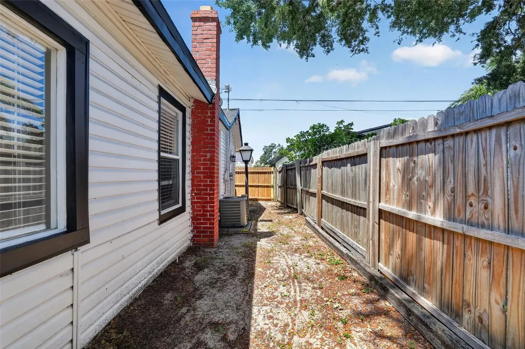 3250 Prescott Street N St Petersburg FL 33713