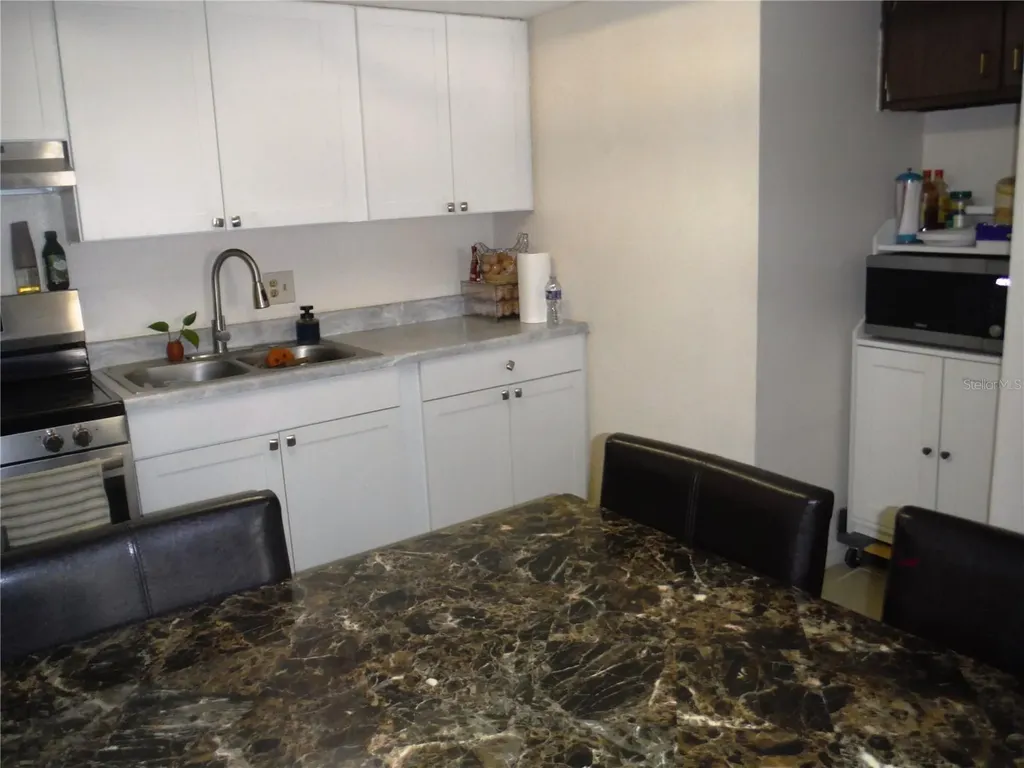 118 Lake Avenue SE Largo FL 33771