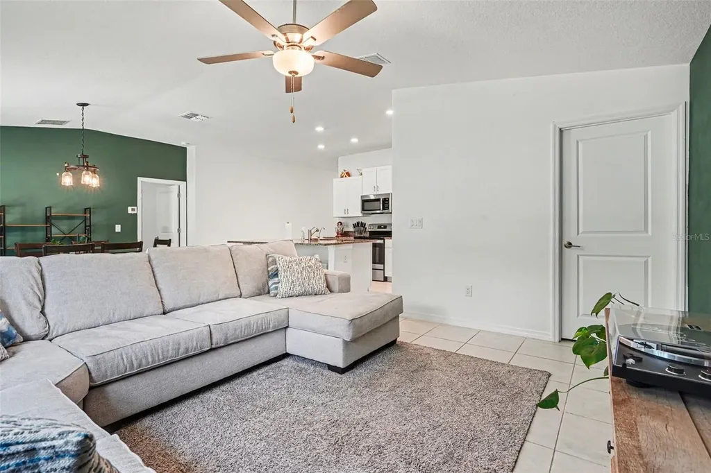 1863 Yellow Trail Lakeland FL 33801