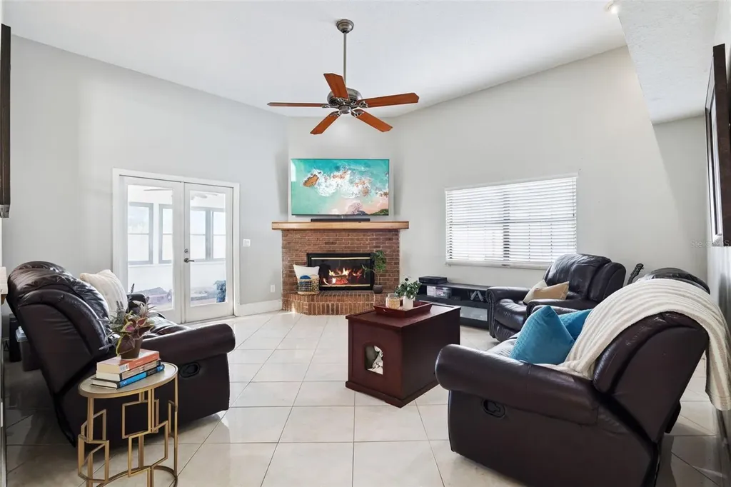 1458 Royal Circle Apopka FL 32703