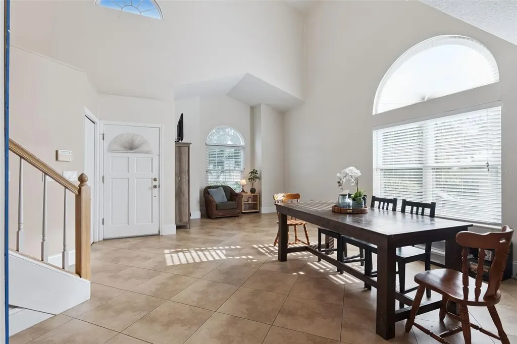 1458 Royal Circle Apopka FL 32703