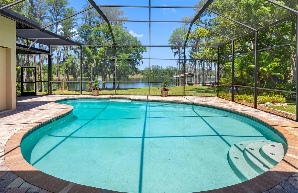 304 Lake Kell Court Lutz FL 33549