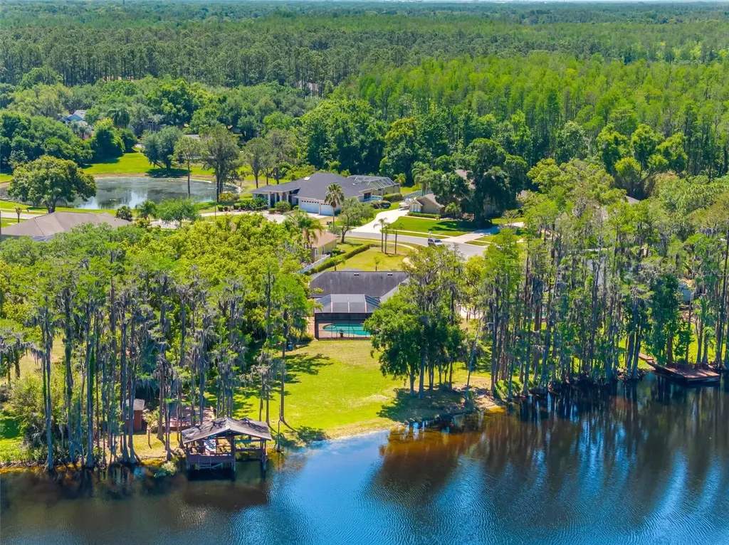 304 Lake Kell Court Lutz FL 33549