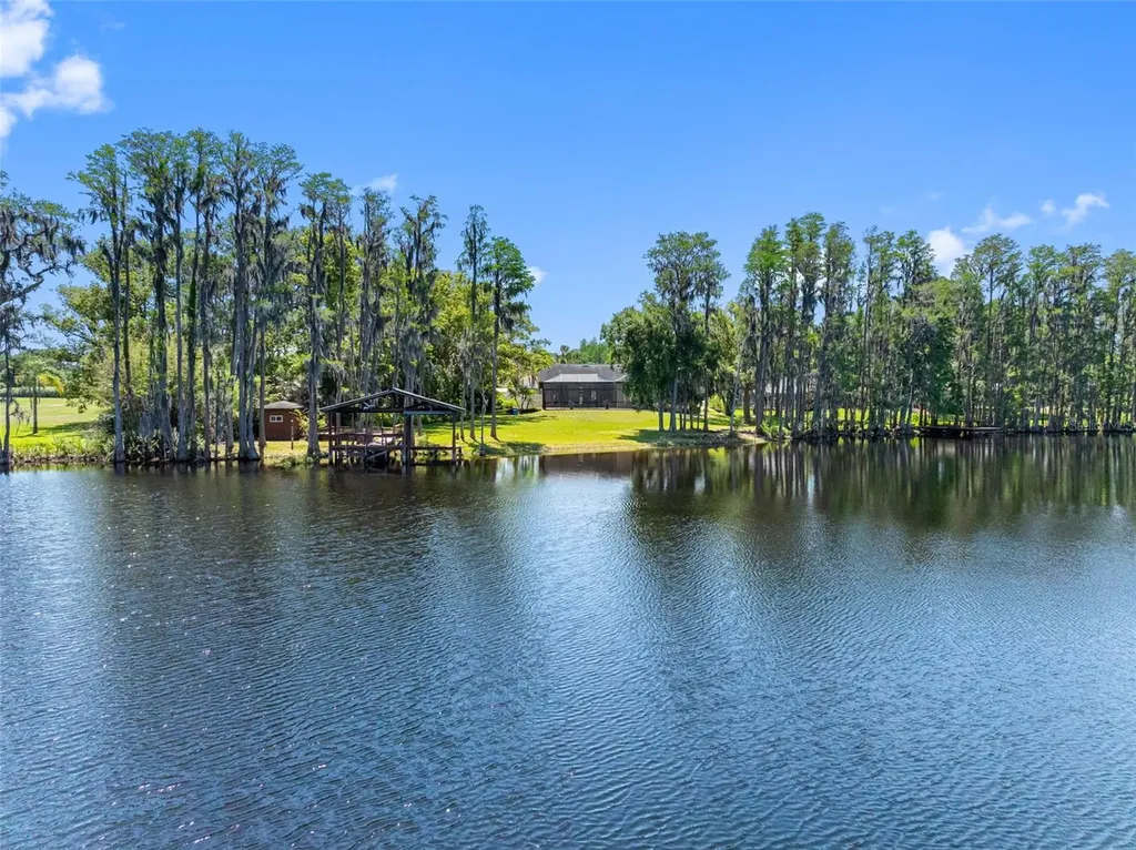 304 Lake Kell Court Lutz FL 33549