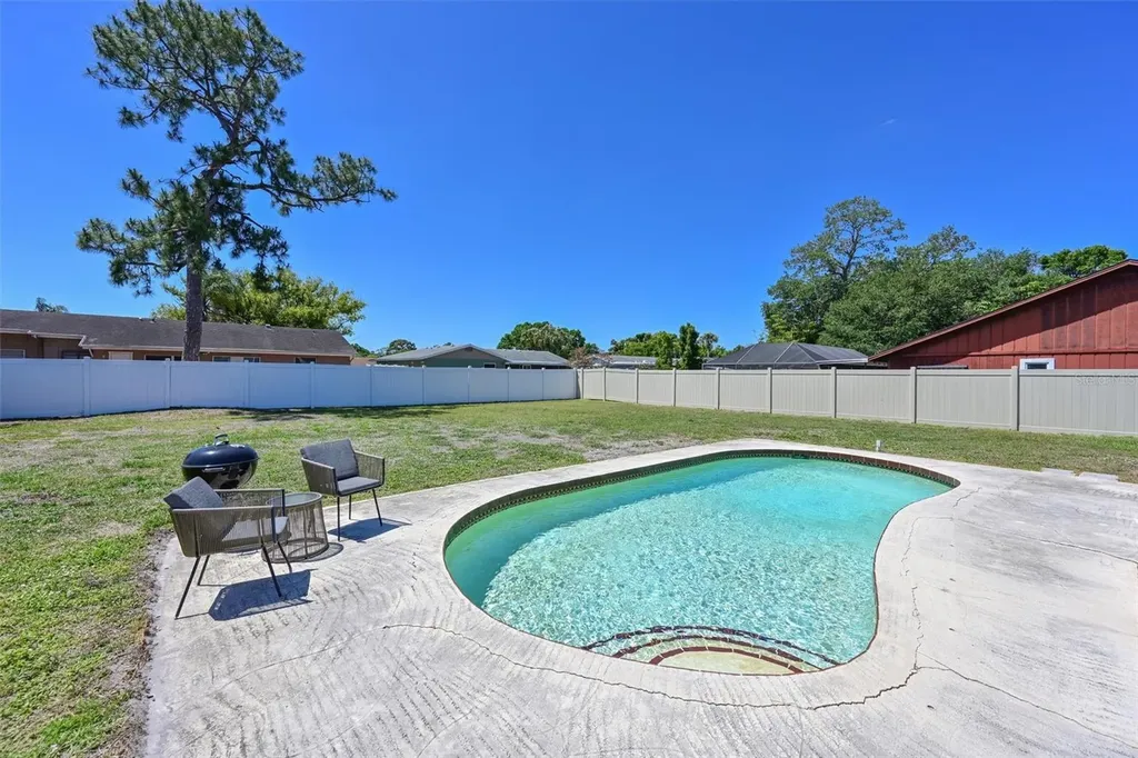 910 Plum Tree Lane Sarasota FL 34243