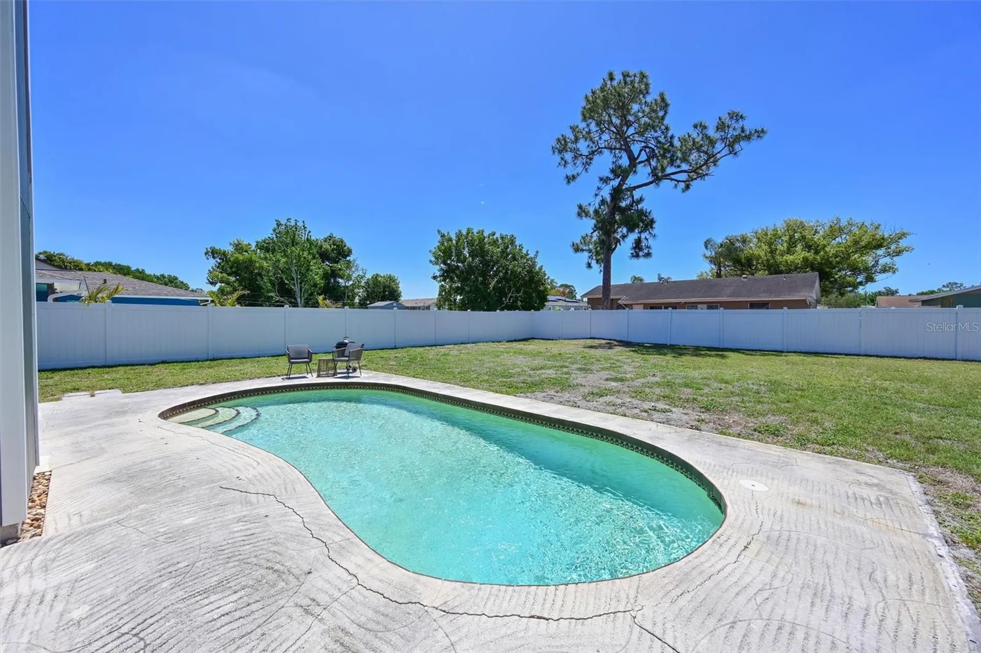 910 Plum Tree Lane Sarasota FL 34243