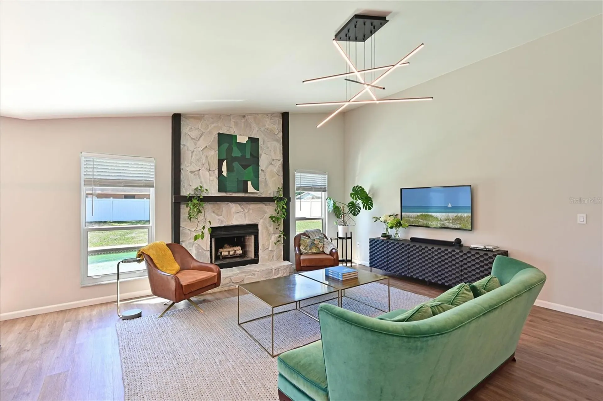 910 Plum Tree Lane Sarasota FL 34243