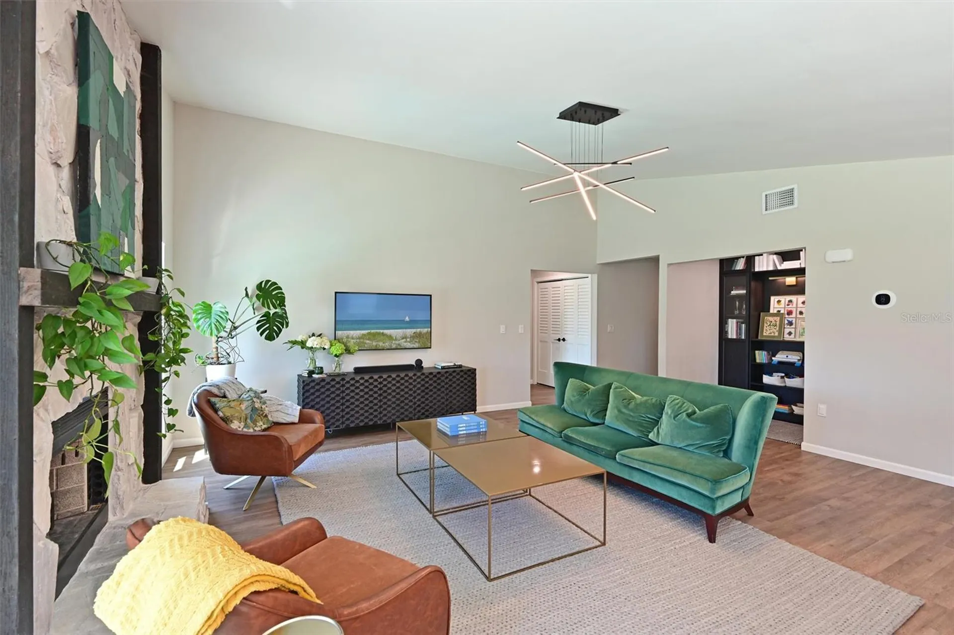 910 Plum Tree Lane Sarasota FL 34243