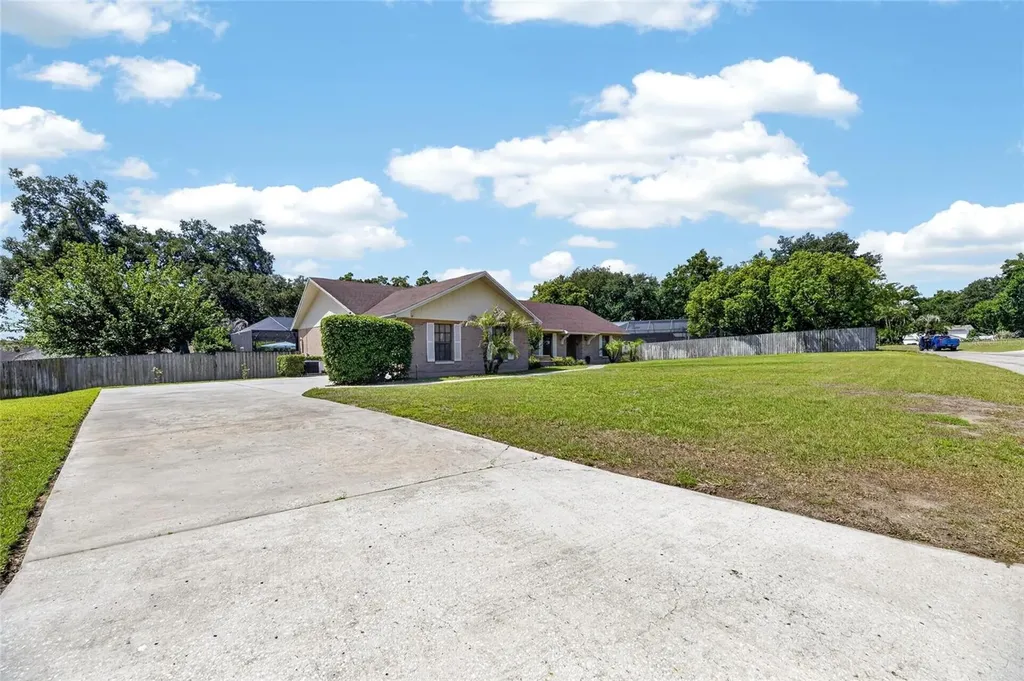 4205 Brooke Drive Valrico FL 33594